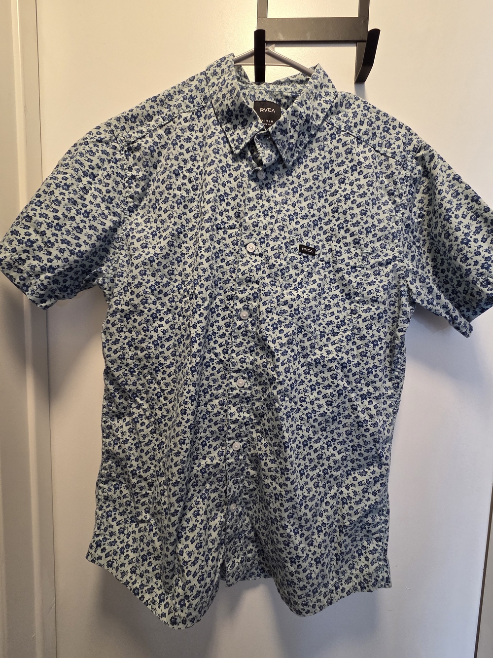 RVCA Light Blue & Navy Floral Short Sleeve Button-Down Shirt